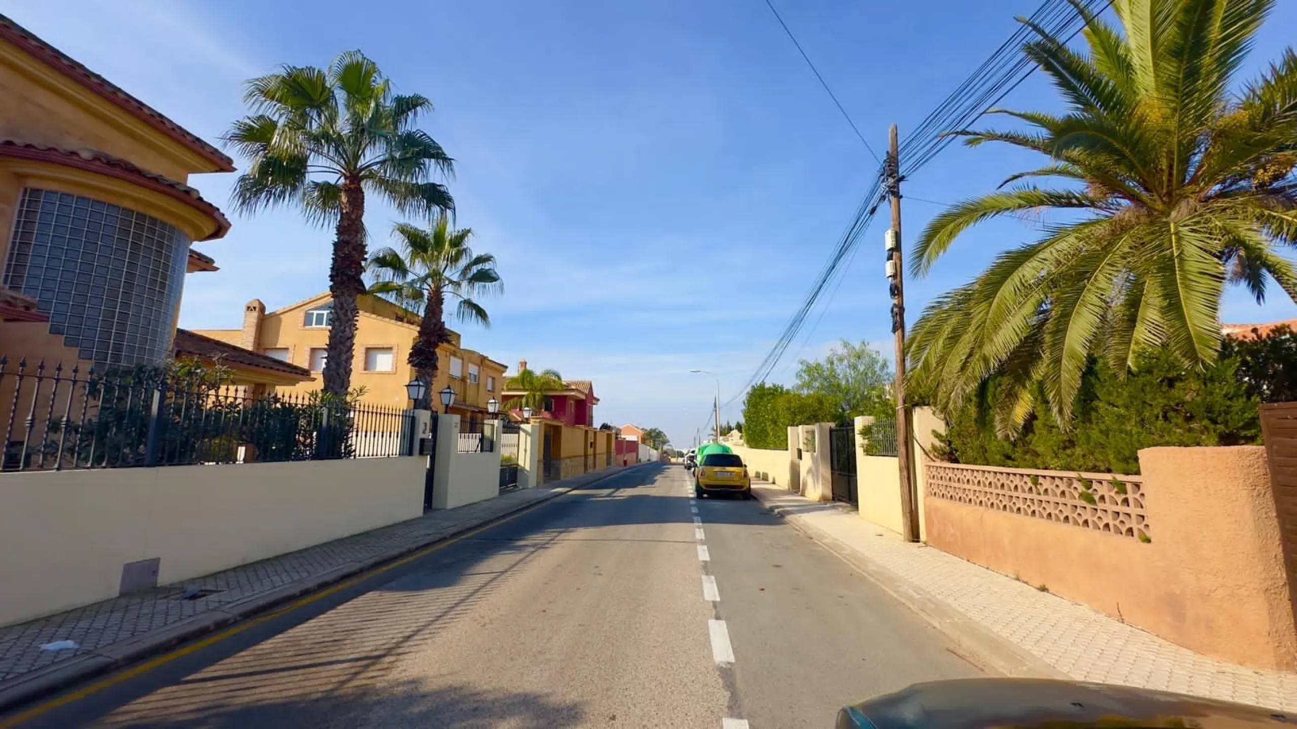 DETACHED VILLA WITH 800M2 PLOT WITH 3 BEDROOMS, 1 BATHROOM AND 1 TOILET