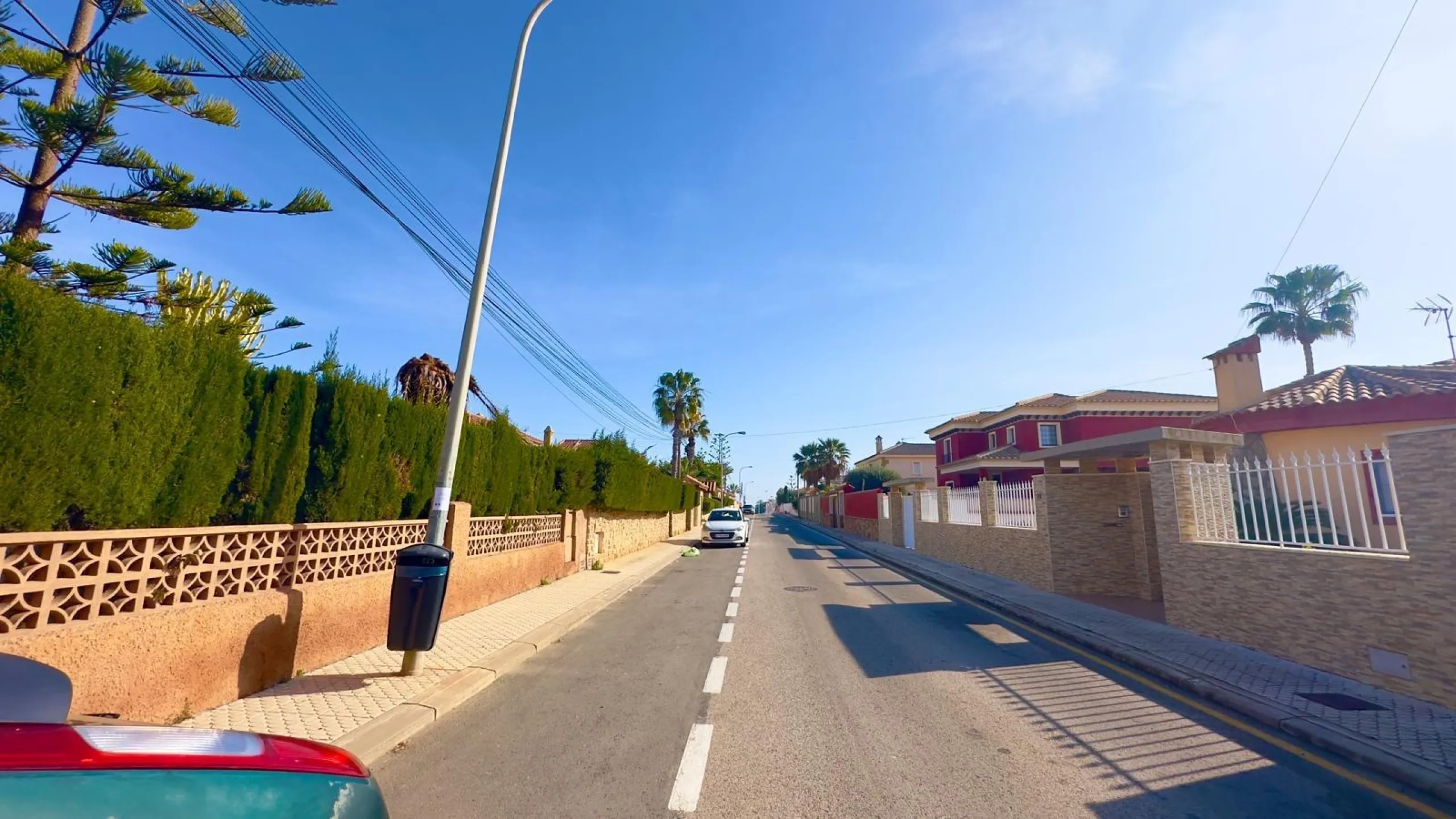 DETACHED VILLA WITH 800M2 PLOT WITH 3 BEDROOMS, 1 BATHROOM AND 1 TOILET