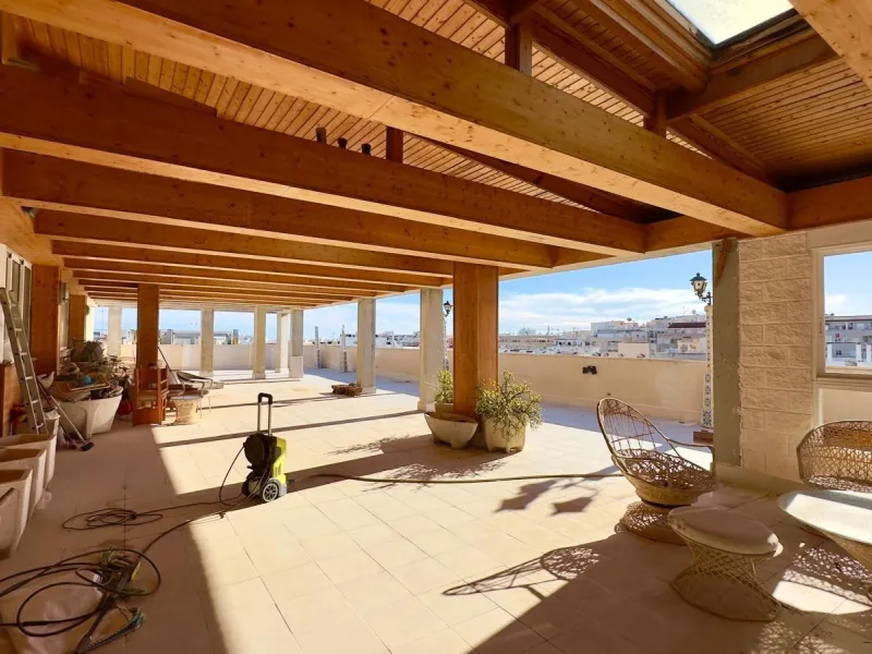 2 BEDROOM, 2 BATHROOM PENTHOUSE IN TORREVIEJA