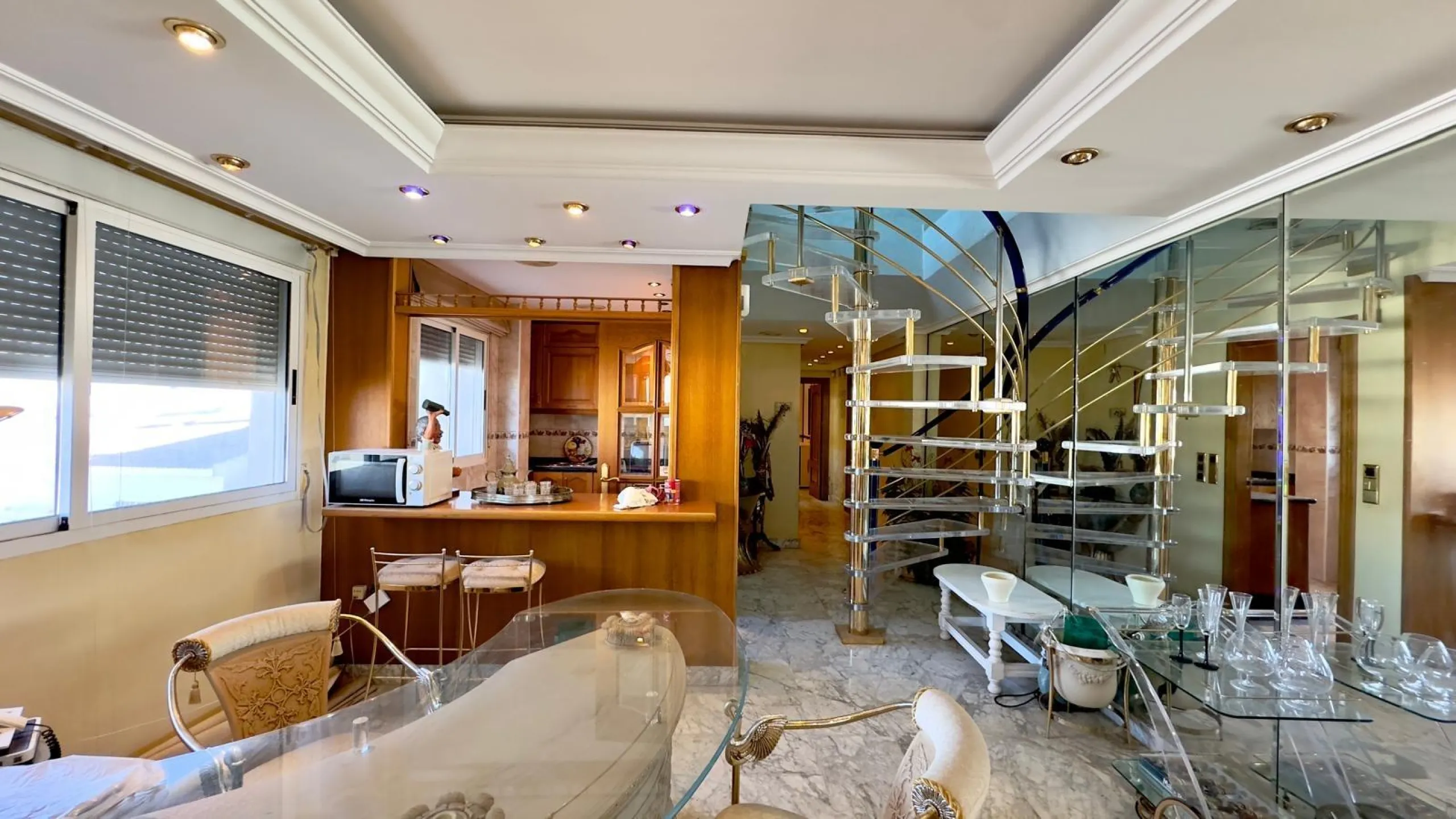 2 BEDROOM, 2 BATHROOM PENTHOUSE IN TORREVIEJA
