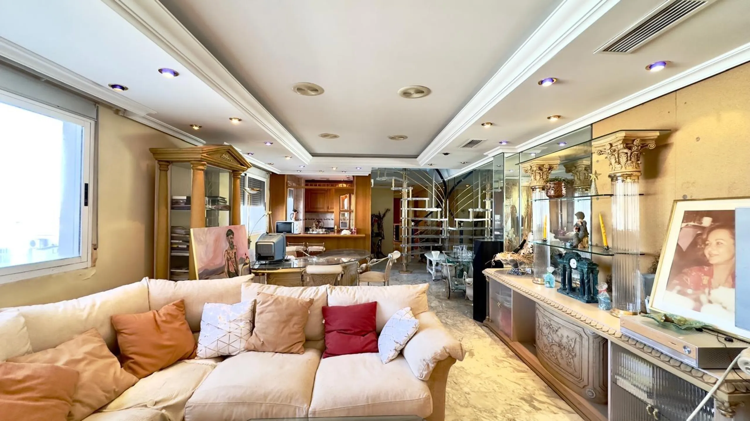 2 BEDROOM, 2 BATHROOM PENTHOUSE IN TORREVIEJA