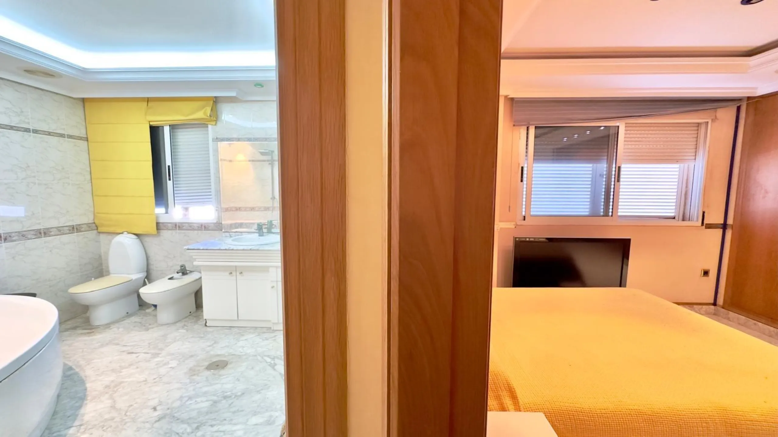 2 BEDROOM, 2 BATHROOM PENTHOUSE IN TORREVIEJA