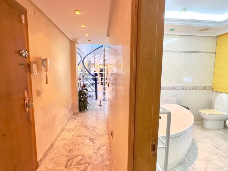 2 BEDROOM, 2 BATHROOM PENTHOUSE IN TORREVIEJA