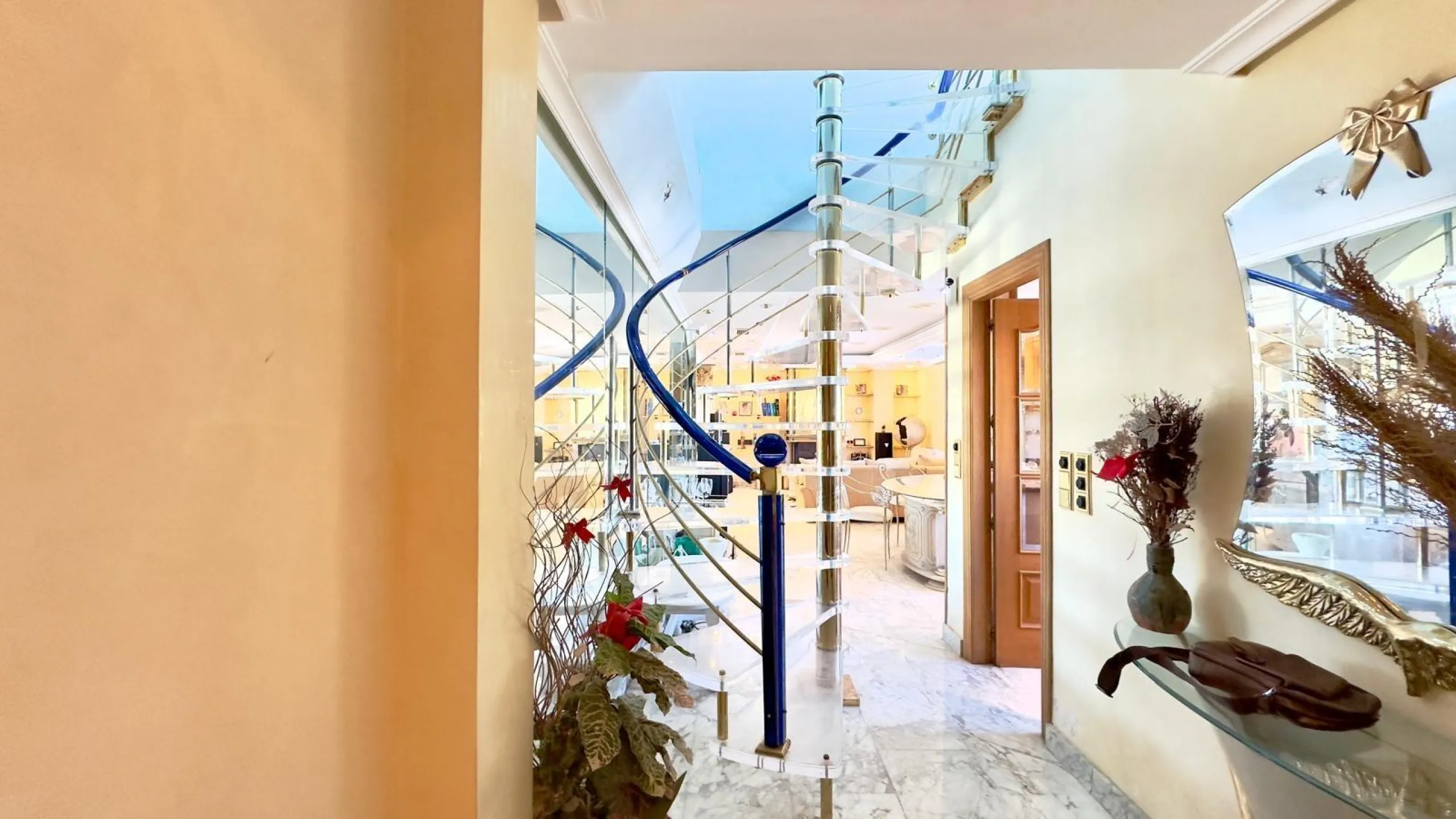 2 BEDROOM, 2 BATHROOM PENTHOUSE IN TORREVIEJA