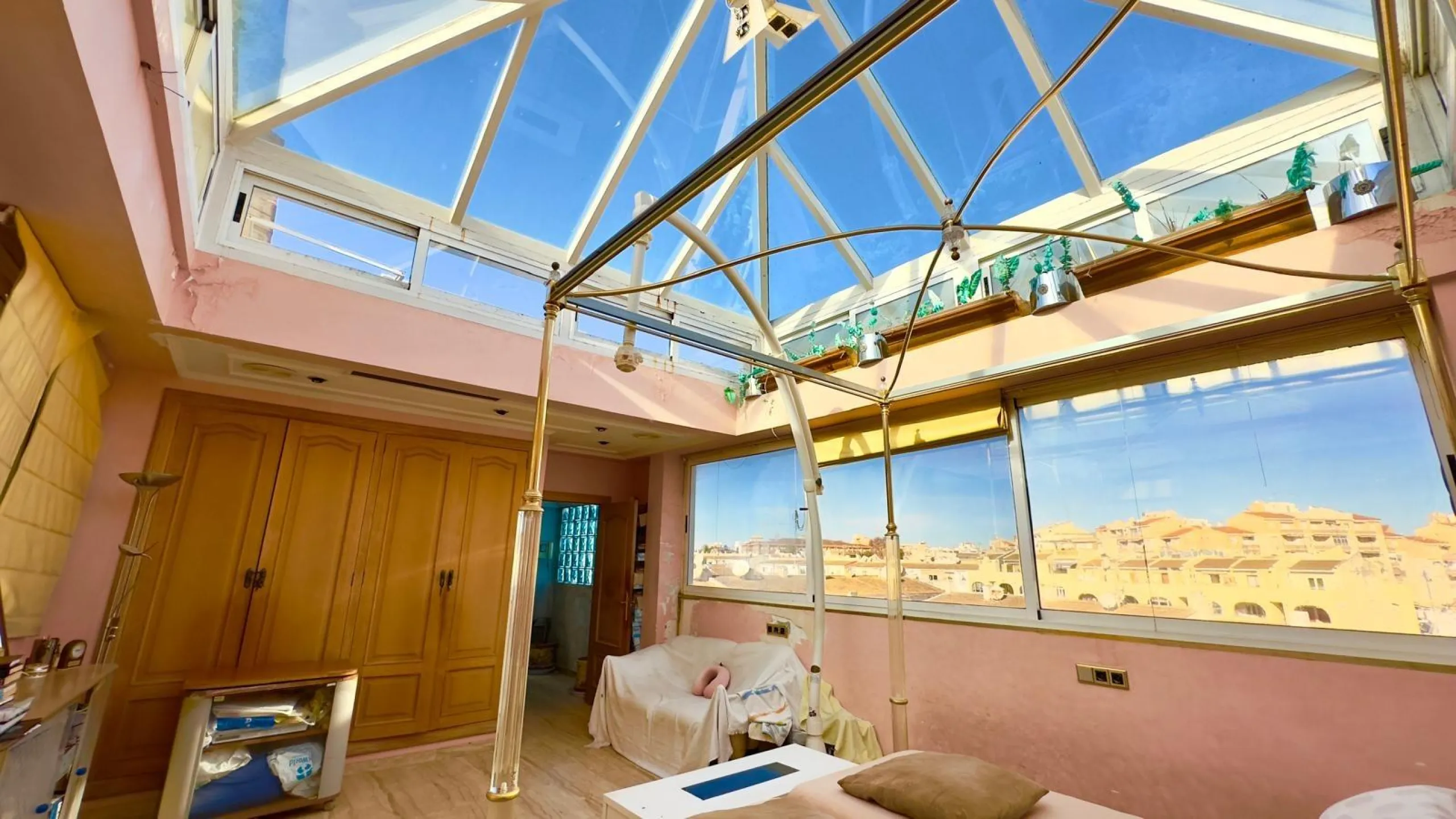 2 BEDROOM, 2 BATHROOM PENTHOUSE IN TORREVIEJA