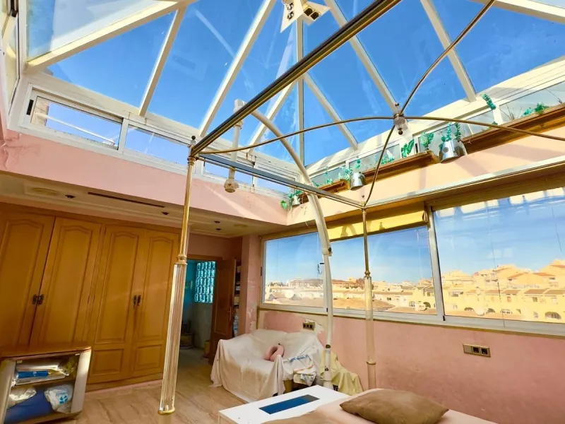 2 BEDROOM, 2 BATHROOM PENTHOUSE IN TORREVIEJA