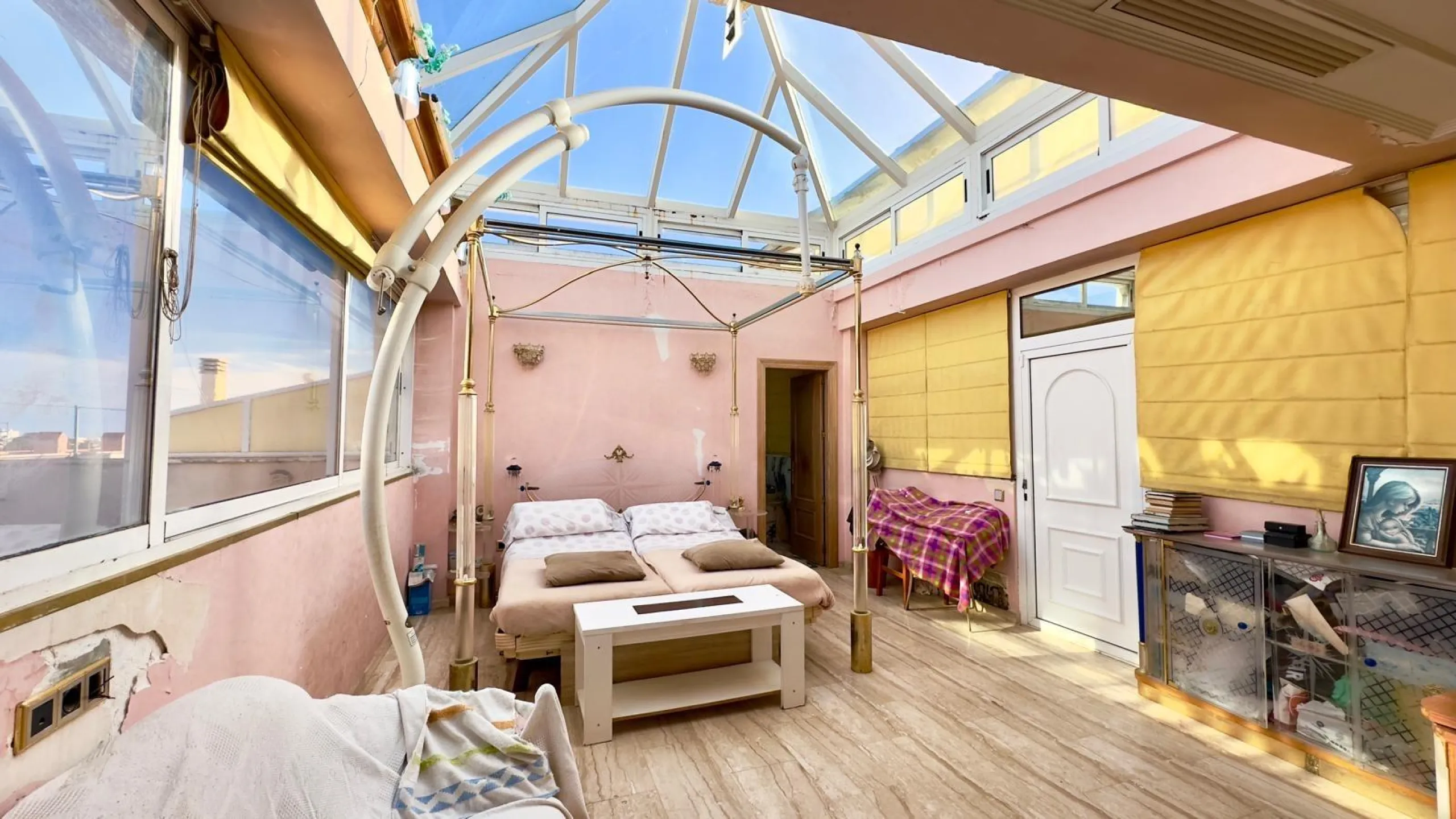 2 BEDROOM, 2 BATHROOM PENTHOUSE IN TORREVIEJA