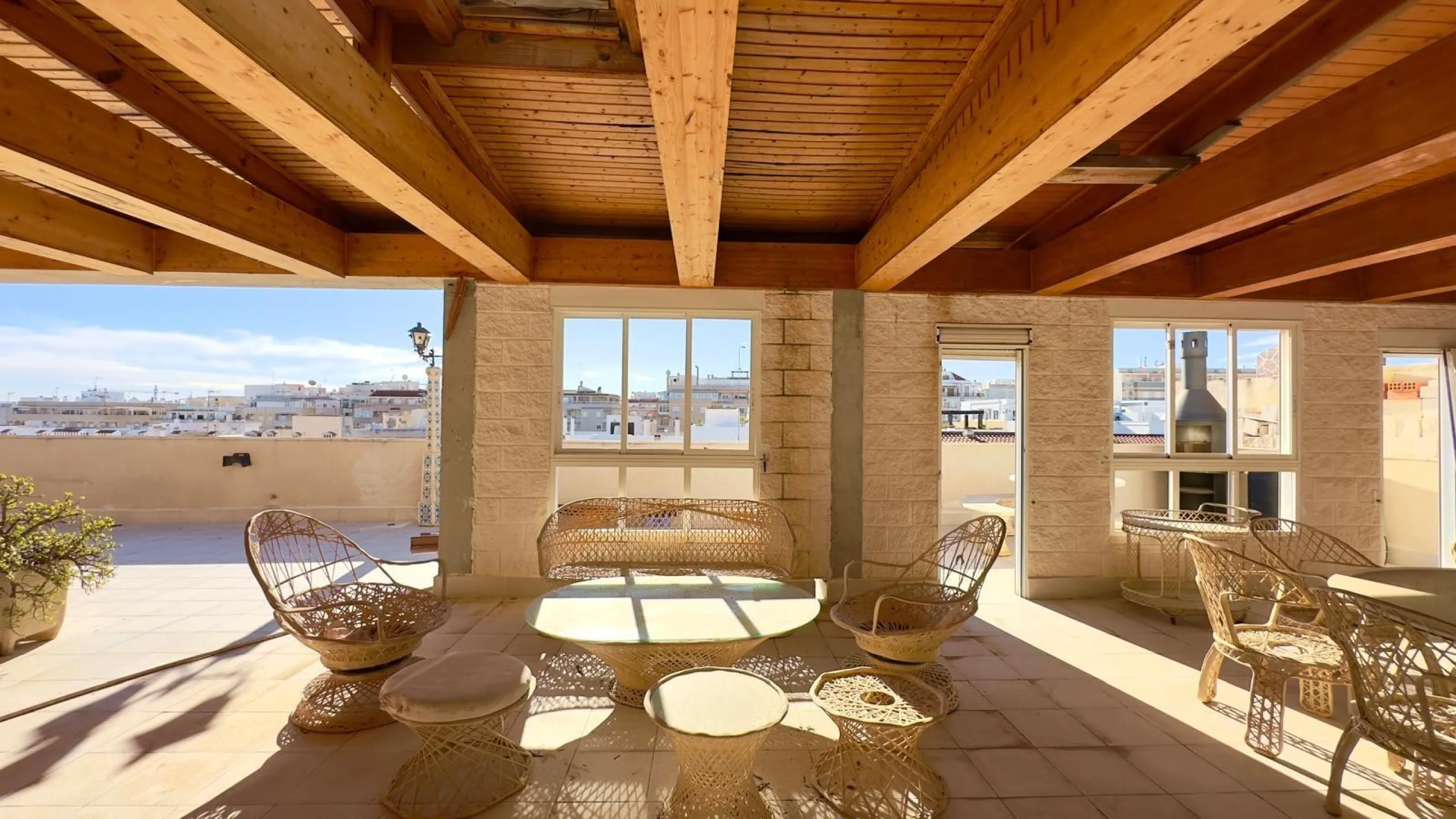 2 BEDROOM, 2 BATHROOM PENTHOUSE IN TORREVIEJA