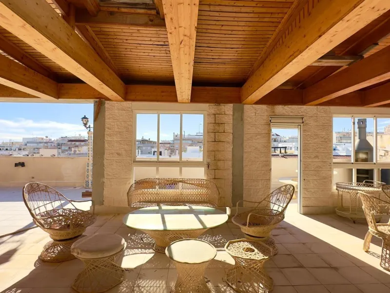 2 BEDROOM, 2 BATHROOM PENTHOUSE IN TORREVIEJA