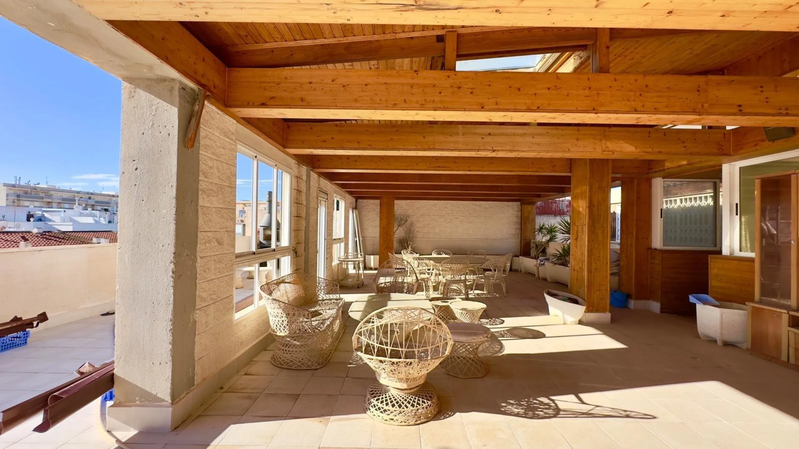 2 BEDROOM, 2 BATHROOM PENTHOUSE IN TORREVIEJA