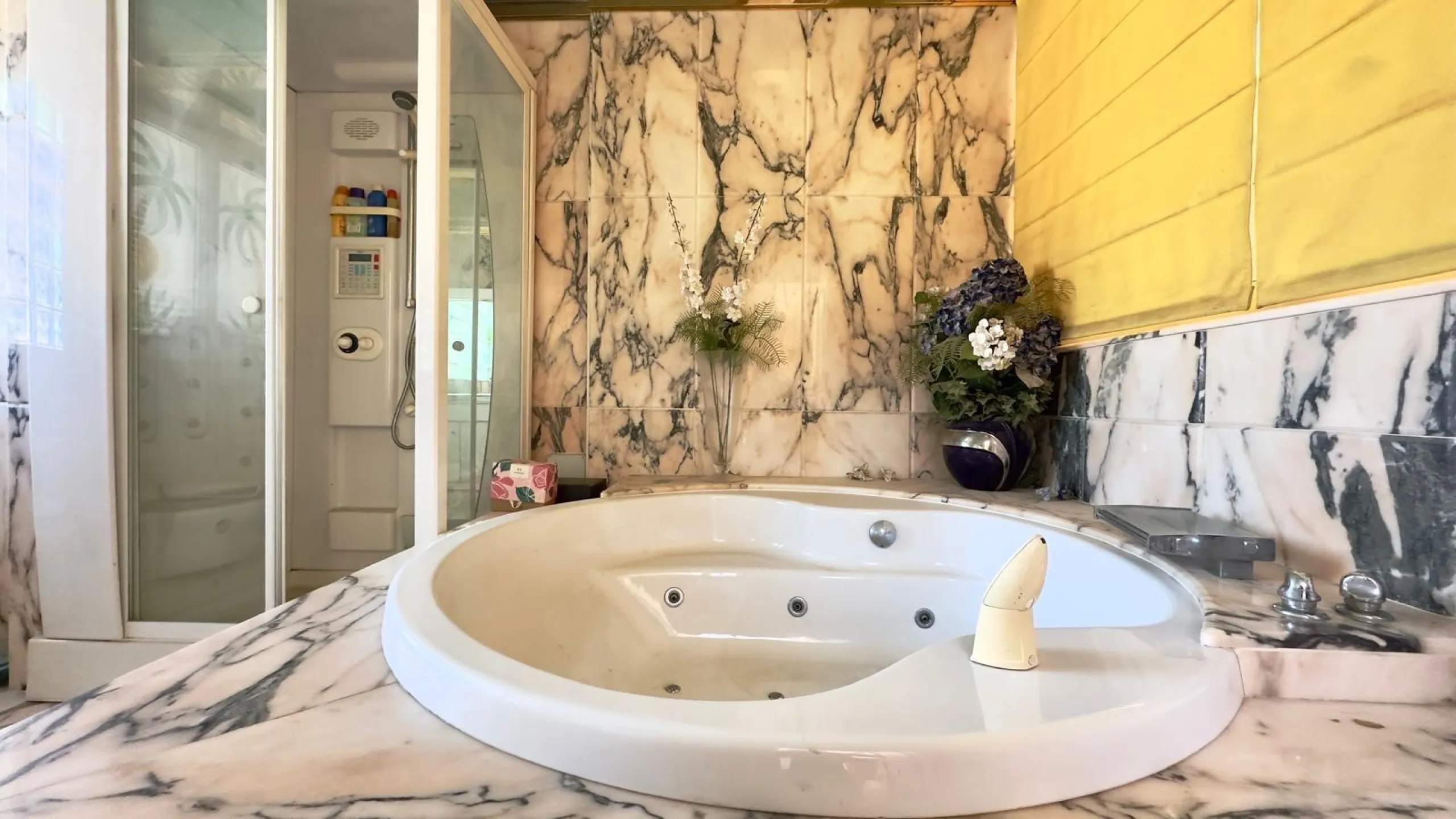 2 BEDROOM, 2 BATHROOM PENTHOUSE IN TORREVIEJA