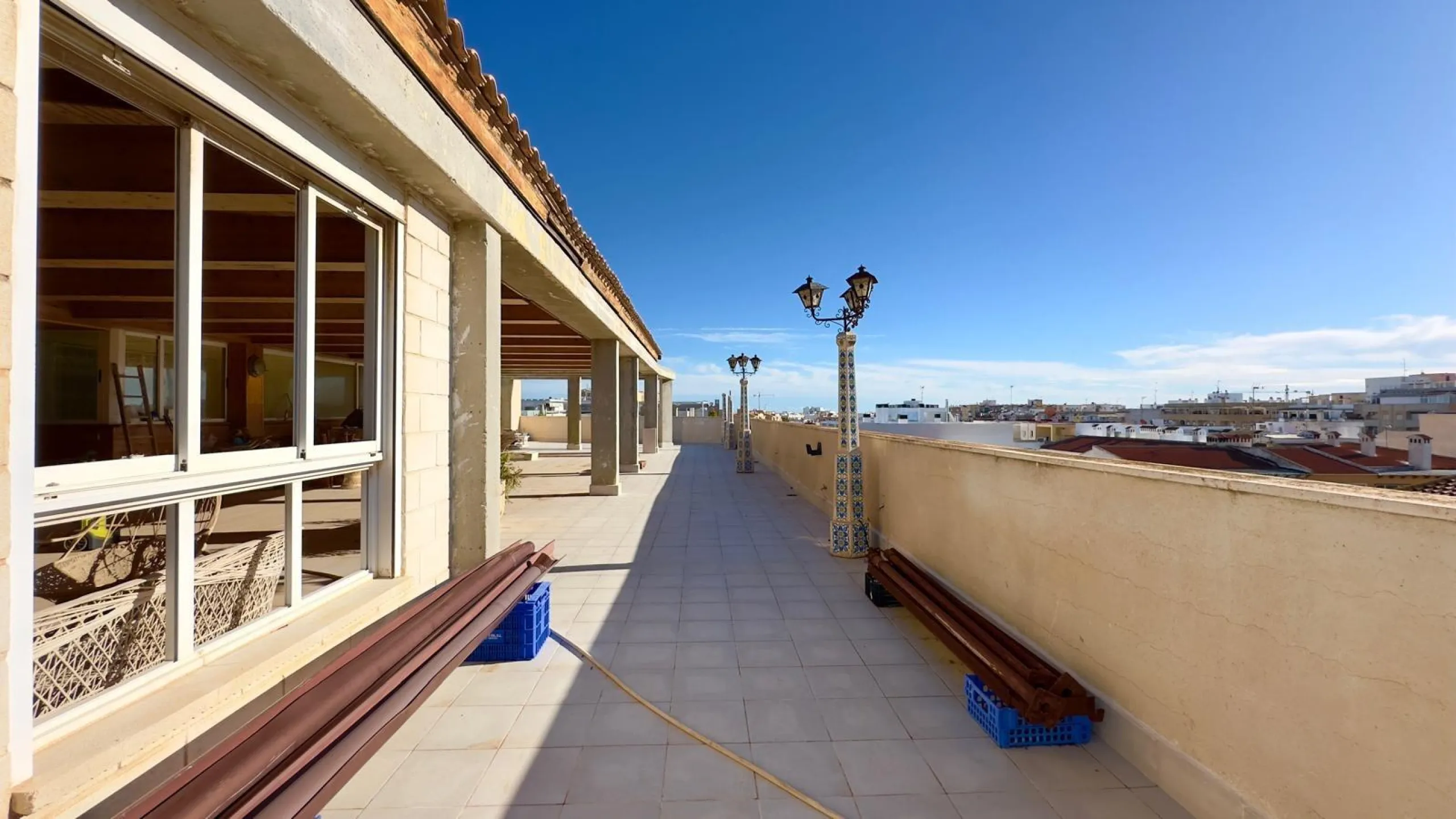 2 BEDROOM, 2 BATHROOM PENTHOUSE IN TORREVIEJA