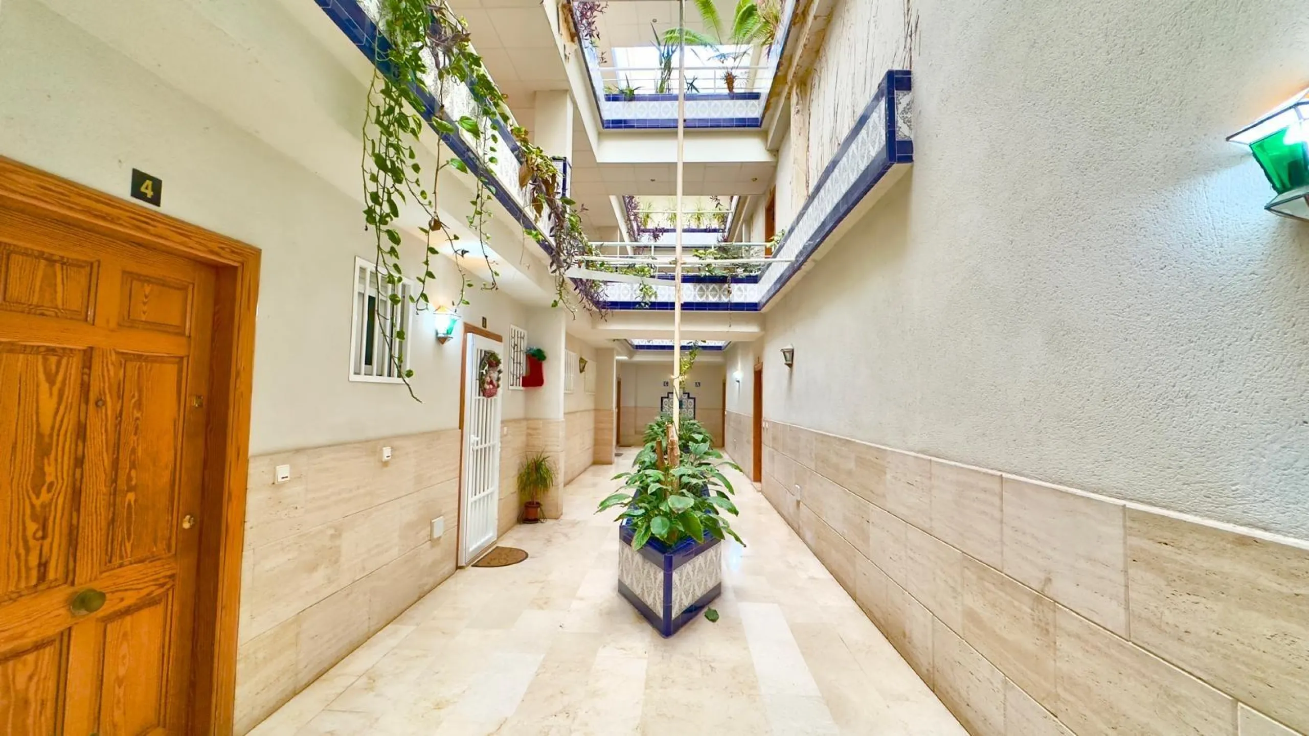 2 BEDROOM, 2 BATHROOM PENTHOUSE IN TORREVIEJA