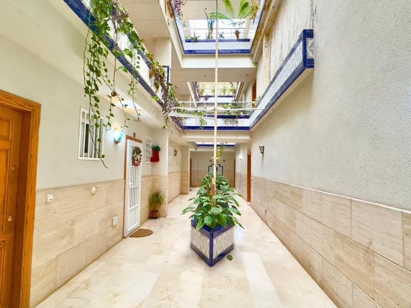 2 BEDROOM, 2 BATHROOM PENTHOUSE IN TORREVIEJA
