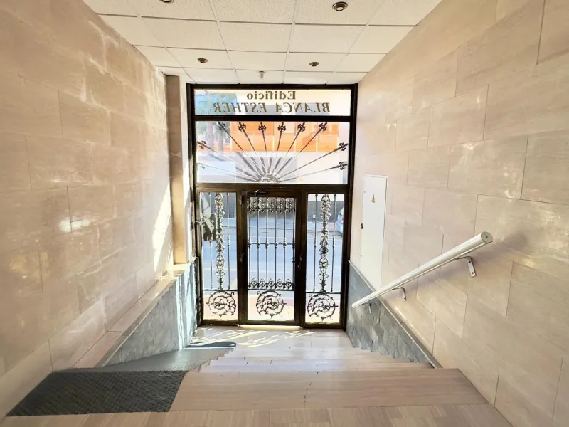 2 BEDROOM, 2 BATHROOM PENTHOUSE IN TORREVIEJA