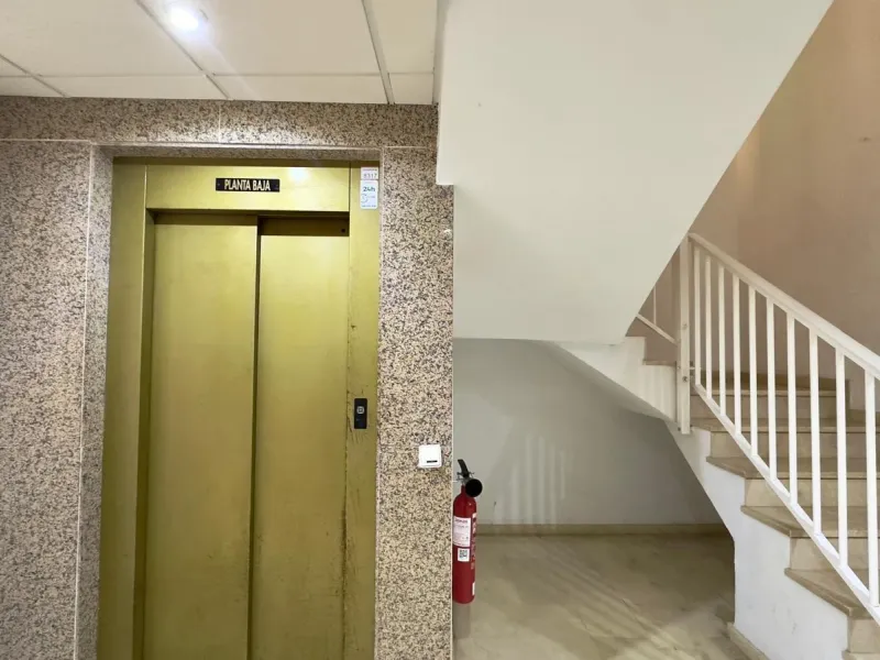 2 BEDROOM, 2 BATHROOM PENTHOUSE IN TORREVIEJA