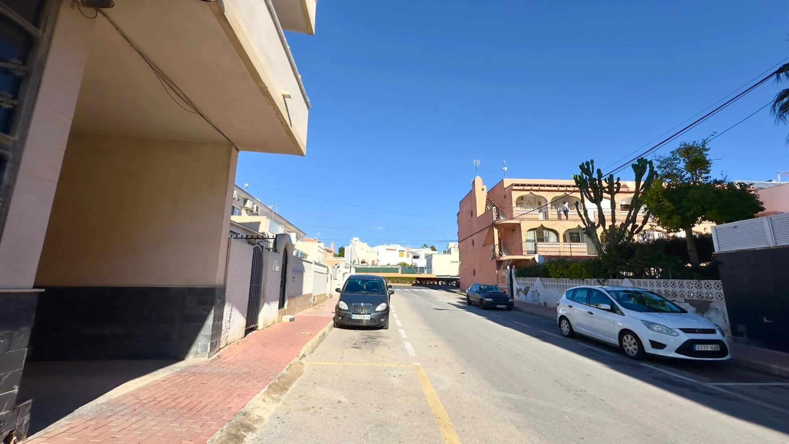 2 BEDROOM, 2 BATHROOM PENTHOUSE IN TORREVIEJA