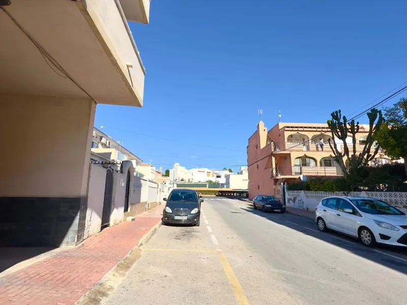 2 BEDROOM, 2 BATHROOM PENTHOUSE IN TORREVIEJA