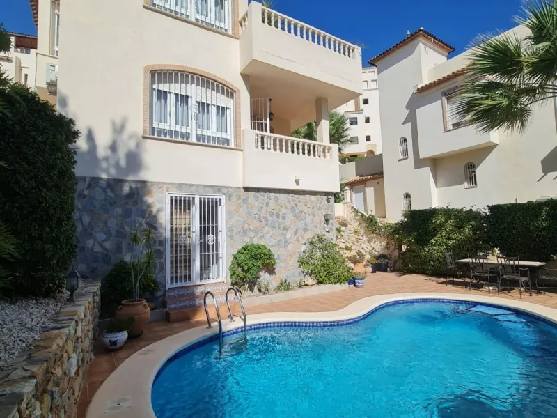 FABULOSA VILLA EN EL CAMPO DE GOLF DE LAS RAMBLAS ORIHUELA COSTA