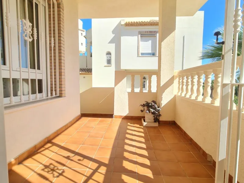 FABULOSA VILLA EN EL CAMPO DE GOLF DE LAS RAMBLAS ORIHUELA COSTA