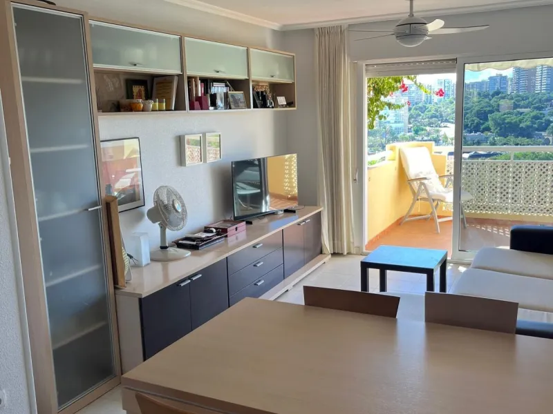 APARTAMENTO CON VISTAS AL MAR DE 3 HAB Y 2 BAÑOS CON TERRAZA Y PISCINA