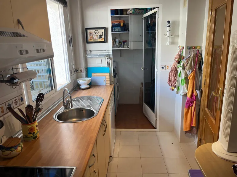 APARTAMENTO CON VISTAS AL MAR DE 3 HAB Y 2 BAÑOS CON TERRAZA Y PISCINA