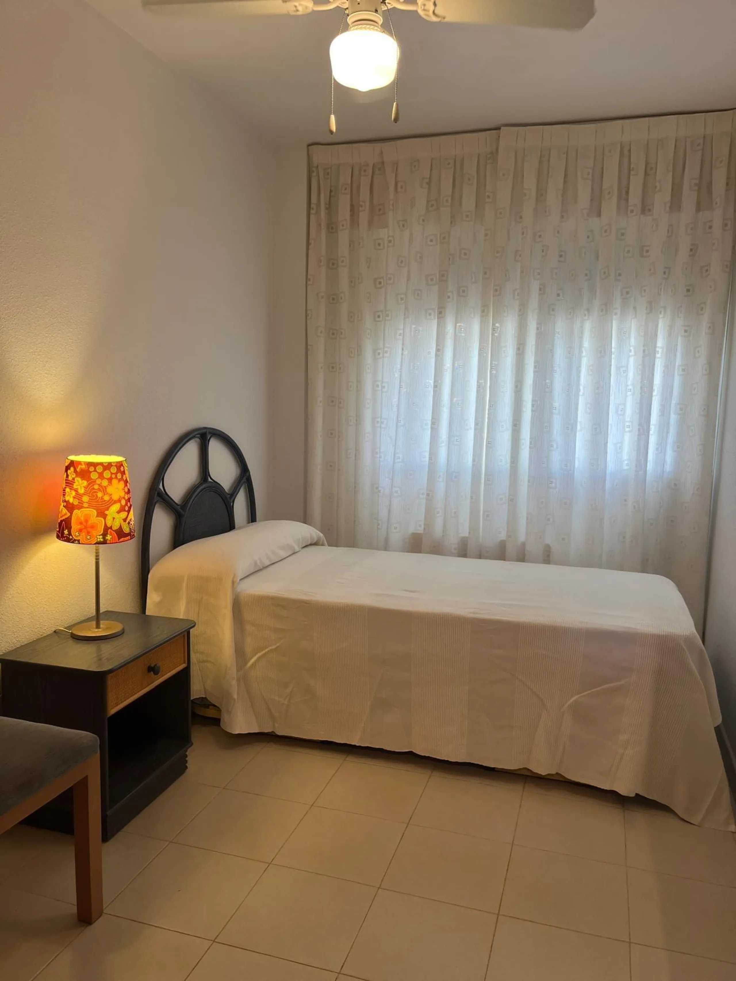 APARTAMENTO CON VISTAS AL MAR DE 3 HAB Y 2 BAÑOS CON TERRAZA Y PISCINA