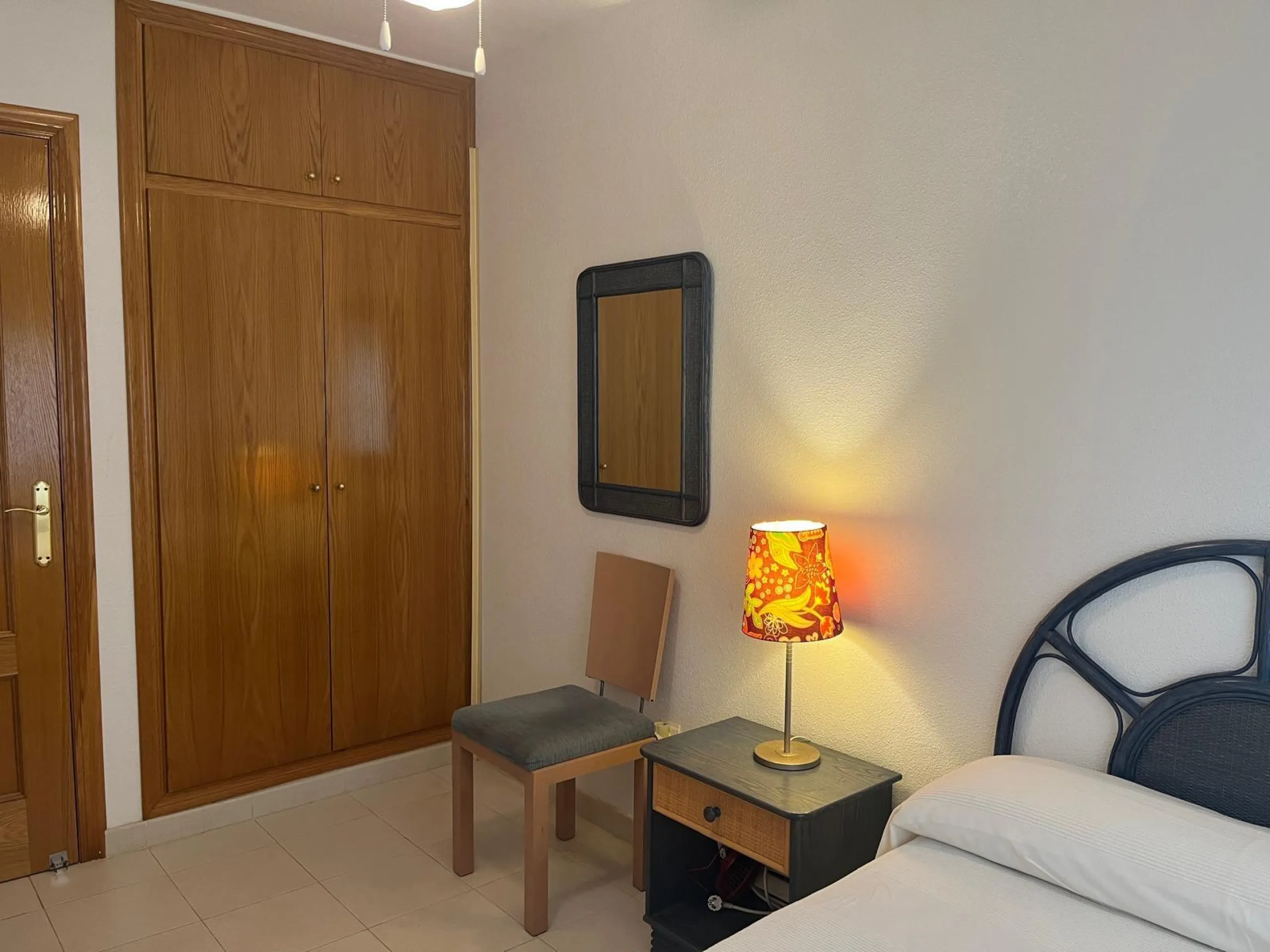 APARTAMENTO CON VISTAS AL MAR DE 3 HAB Y 2 BAÑOS CON TERRAZA Y PISCINA