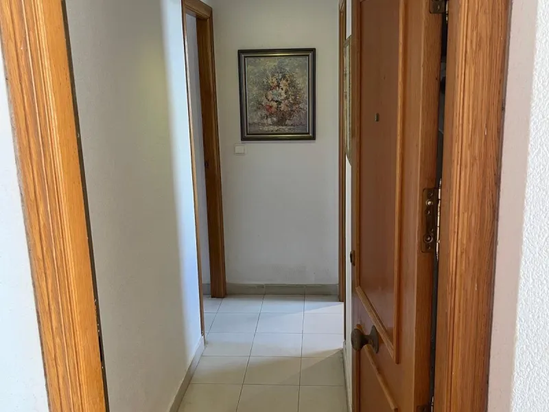 APARTAMENTO CON VISTAS AL MAR DE 3 HAB Y 2 BAÑOS CON TERRAZA Y PISCINA