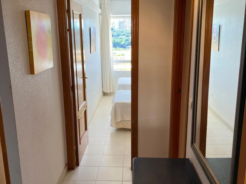 APARTAMENTO CON VISTAS AL MAR DE 3 HAB Y 2 BAÑOS CON TERRAZA Y PISCINA
