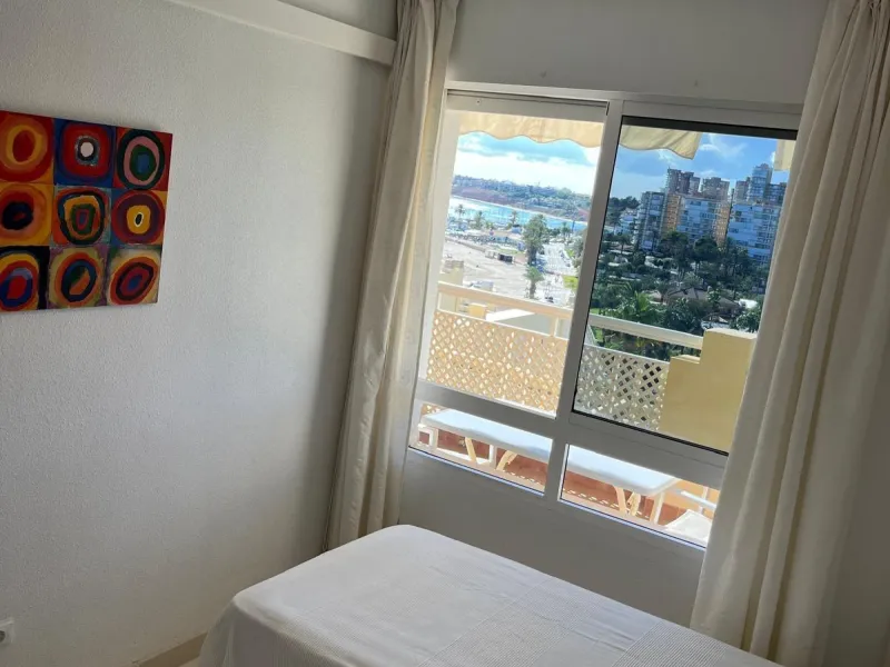 APARTAMENTO CON VISTAS AL MAR DE 3 HAB Y 2 BAÑOS CON TERRAZA Y PISCINA