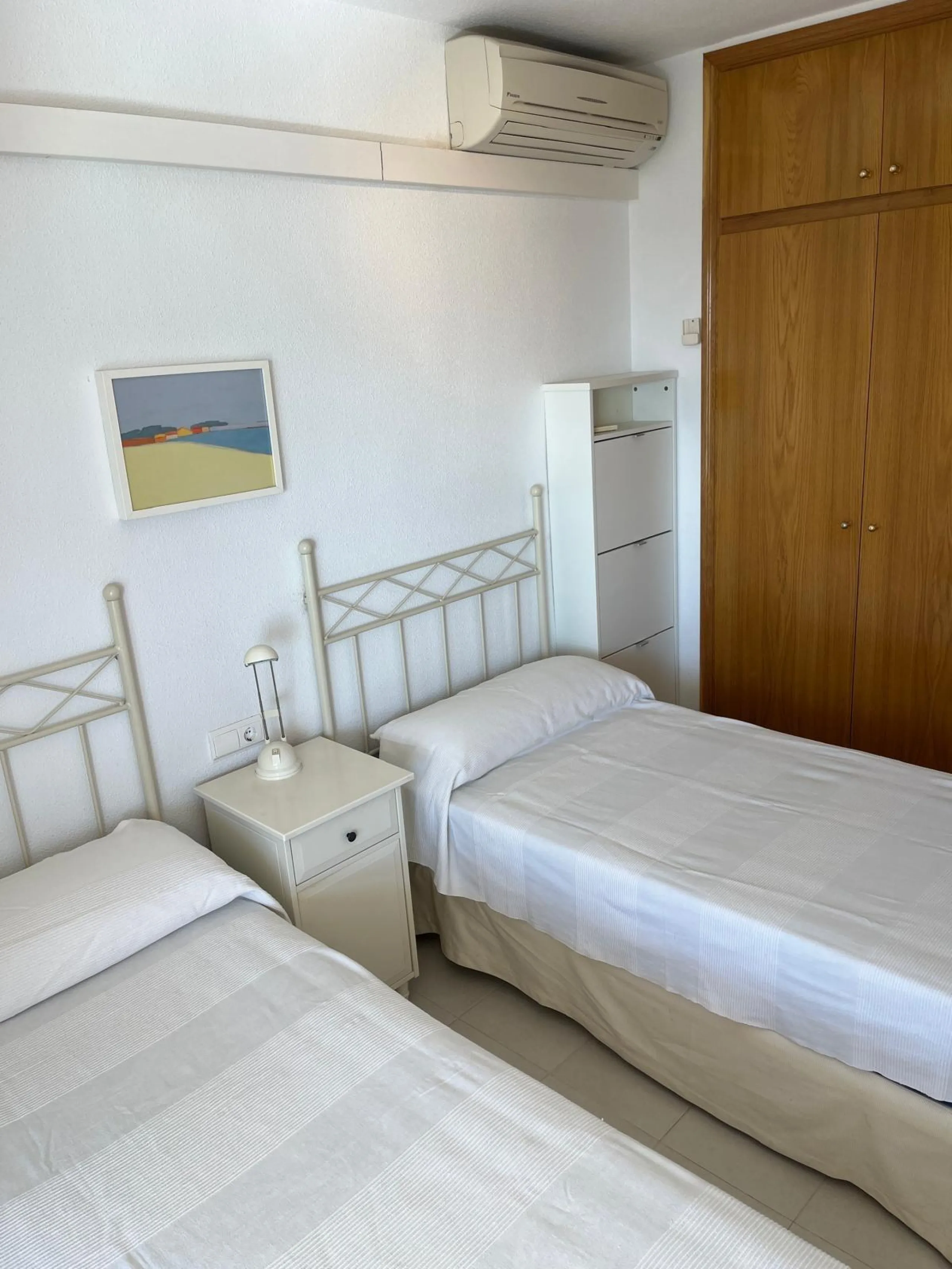 APARTAMENTO CON VISTAS AL MAR DE 3 HAB Y 2 BAÑOS CON TERRAZA Y PISCINA