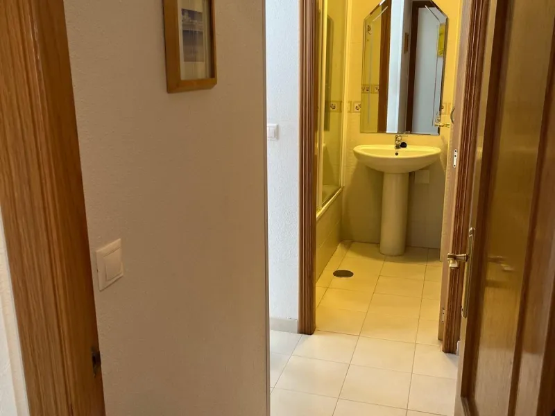 APARTAMENTO CON VISTAS AL MAR DE 3 HAB Y 2 BAÑOS CON TERRAZA Y PISCINA