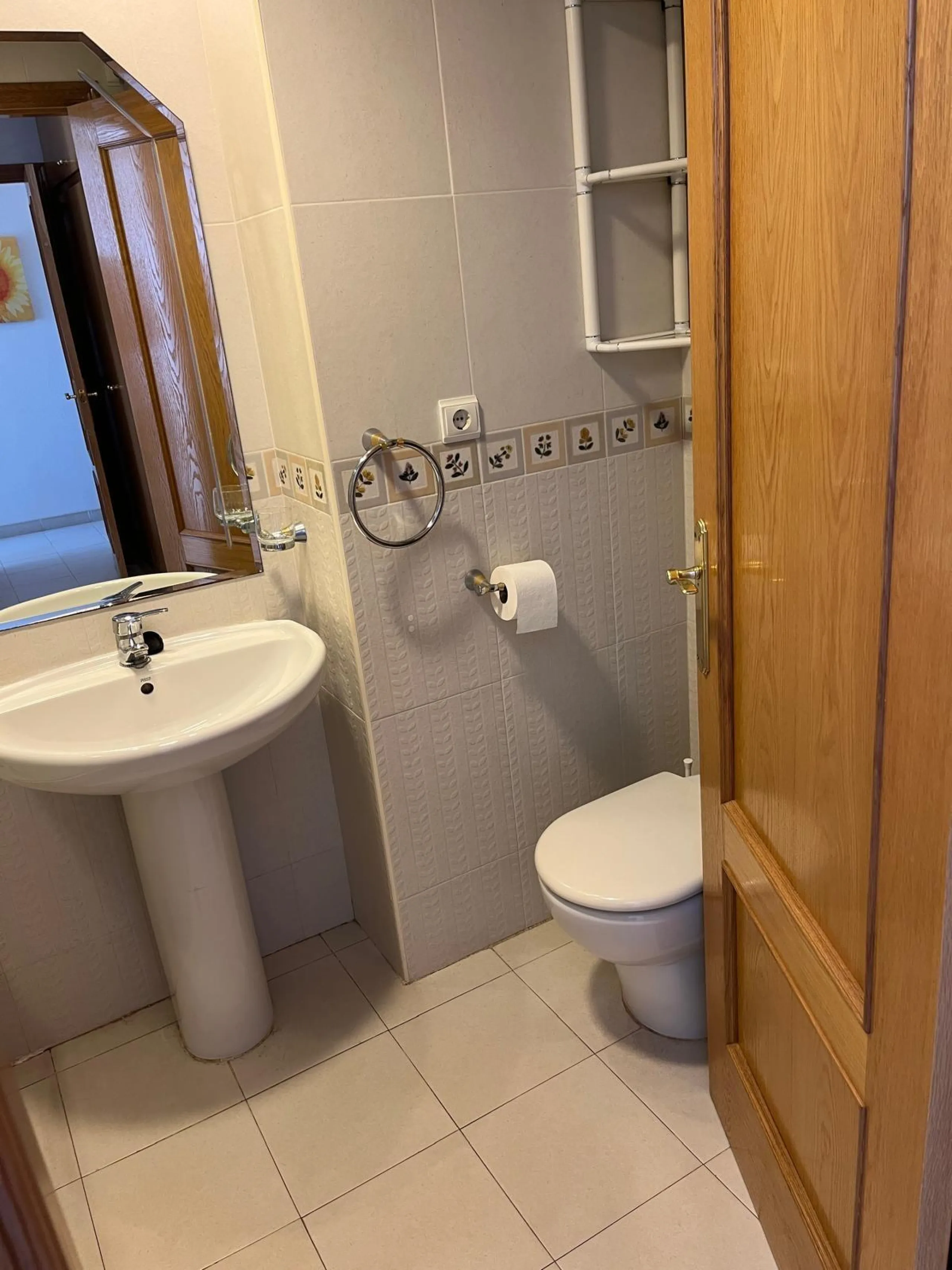 APARTAMENTO CON VISTAS AL MAR DE 3 HAB Y 2 BAÑOS CON TERRAZA Y PISCINA