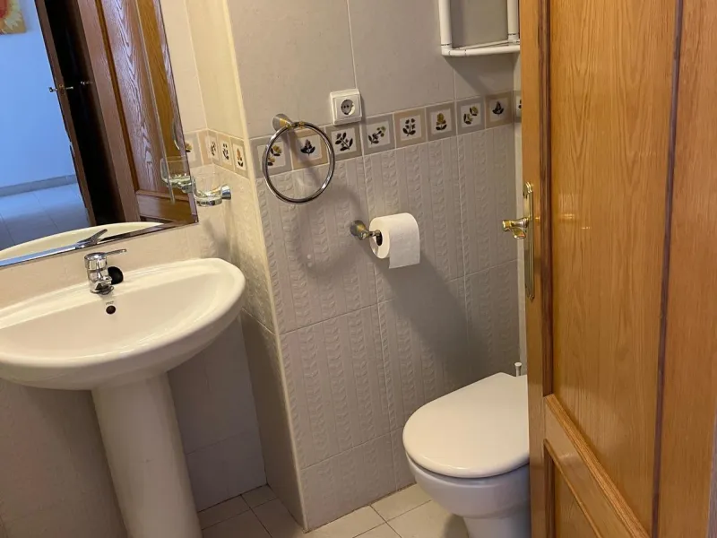 APARTAMENTO CON VISTAS AL MAR DE 3 HAB Y 2 BAÑOS CON TERRAZA Y PISCINA