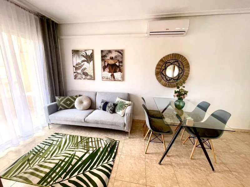 Apartamento exclusivo de dos habitaciones con un baño en el centro de Torrevieja.