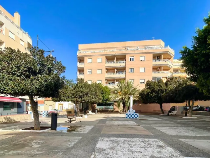 Apartamento exclusivo de dos habitaciones con un baño en el centro de Torrevieja.