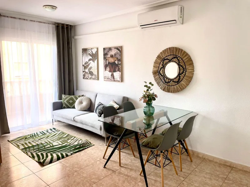 Apartamento exclusivo de dos habitaciones con un baño en el centro de Torrevieja.