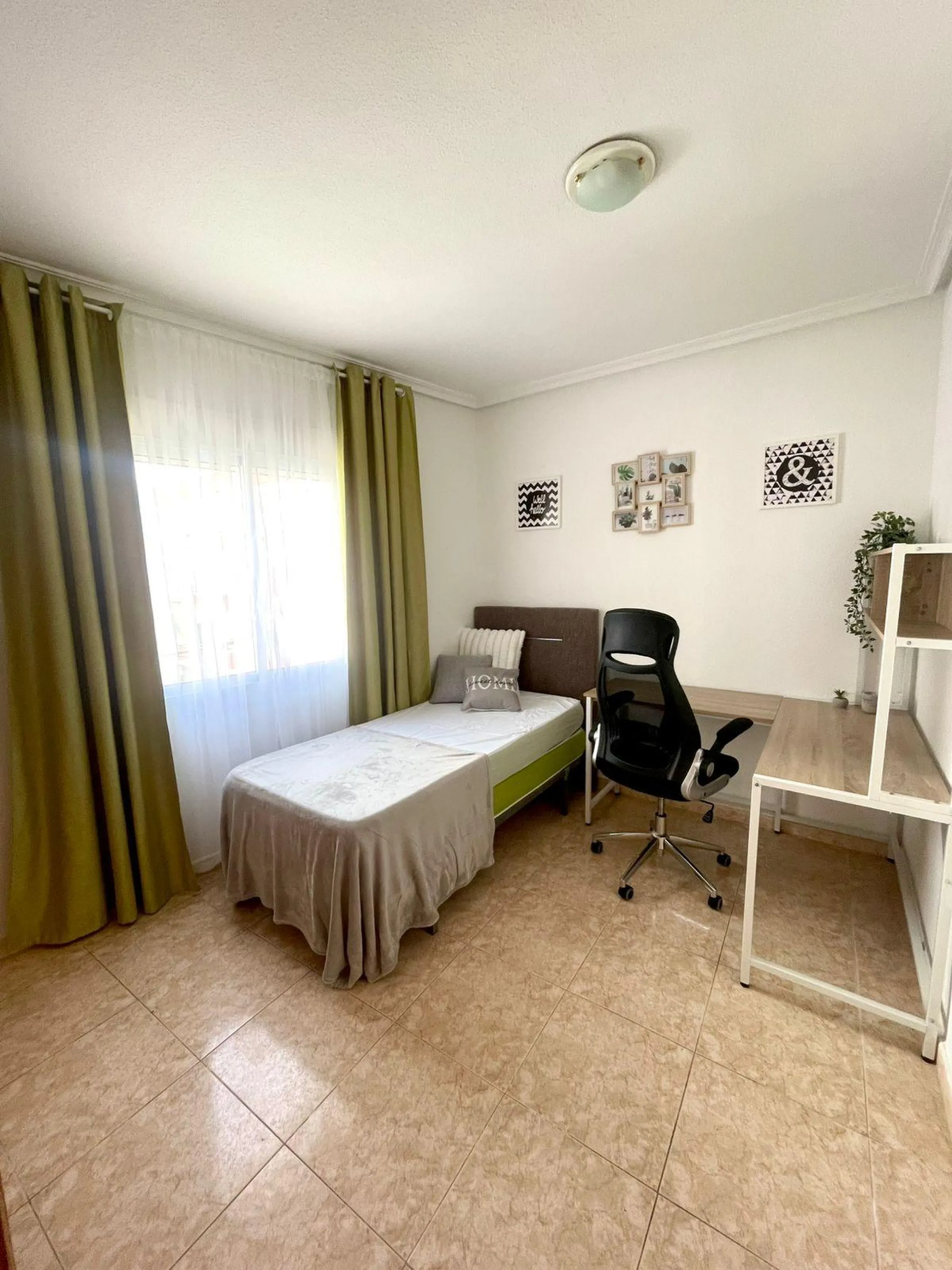 Apartamento exclusivo de dos habitaciones con un baño en el centro de Torrevieja.