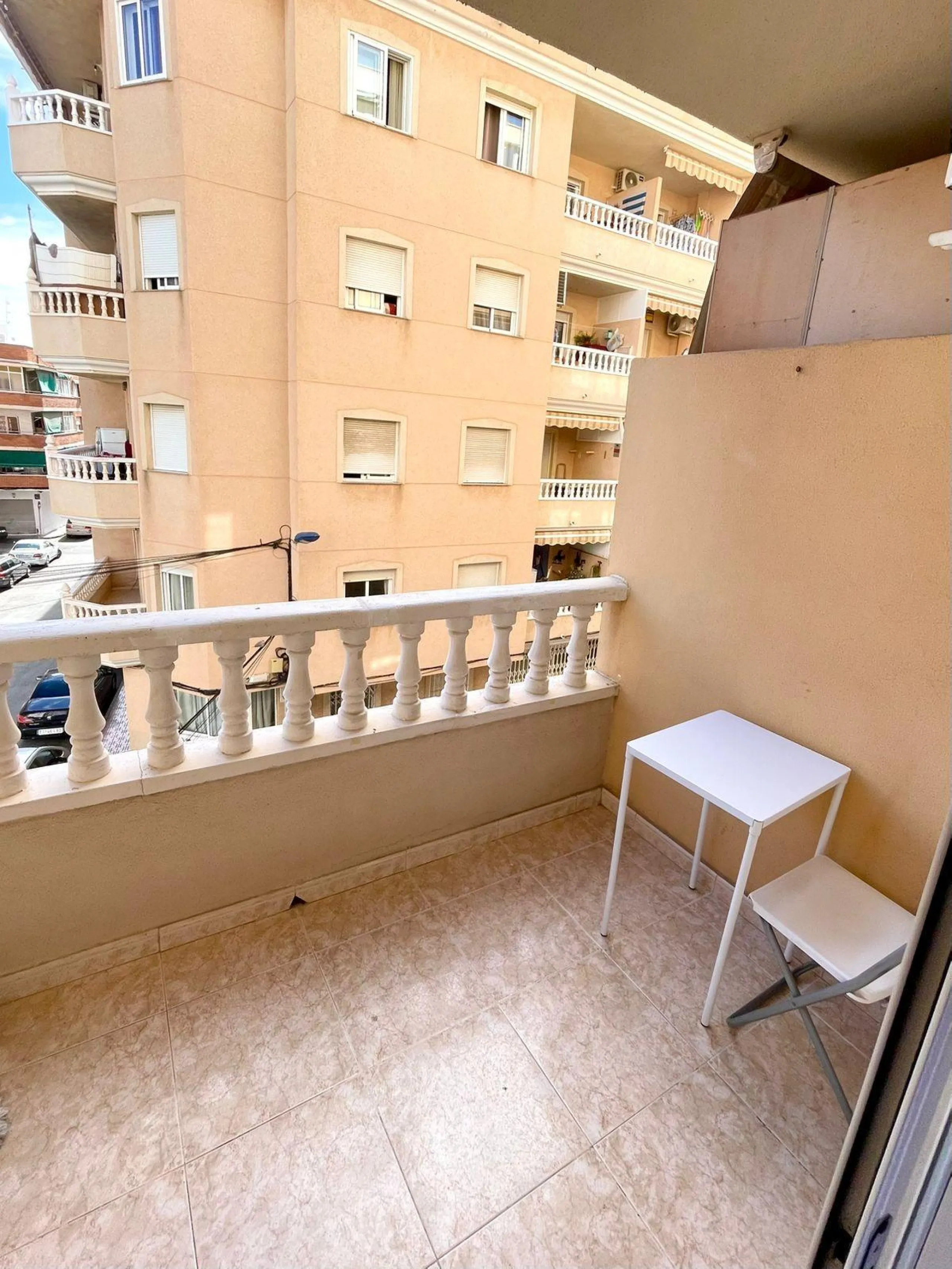 Apartamento exclusivo de dos habitaciones con un baño en el centro de Torrevieja.