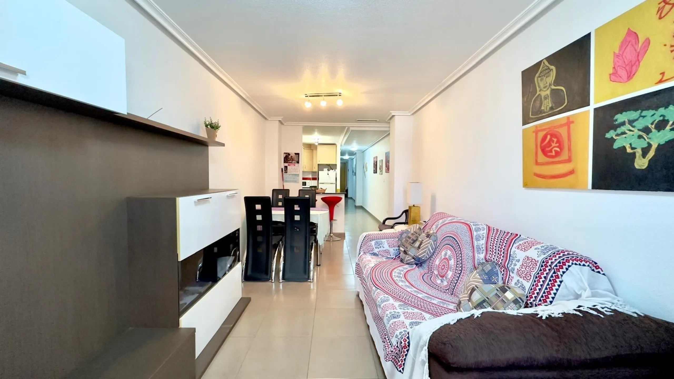 EXCLUSIVE 2-BEDROOM, 1-BATHROOM APARTMENT IN THE CENTER OF TORREVIEJA