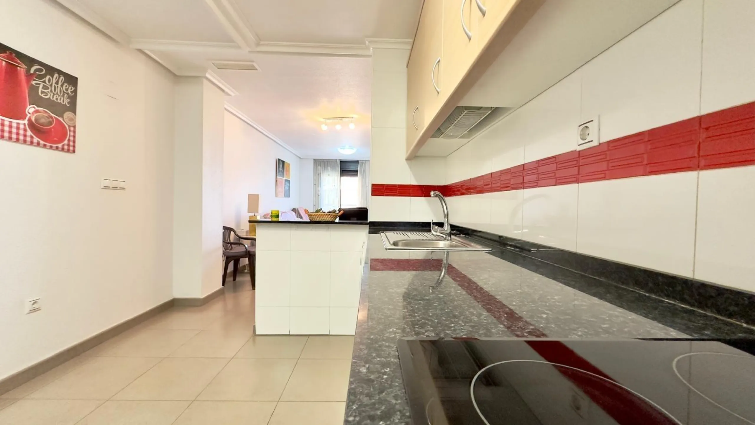 EXCLUSIVE 2-BEDROOM, 1-BATHROOM APARTMENT IN THE CENTER OF TORREVIEJA