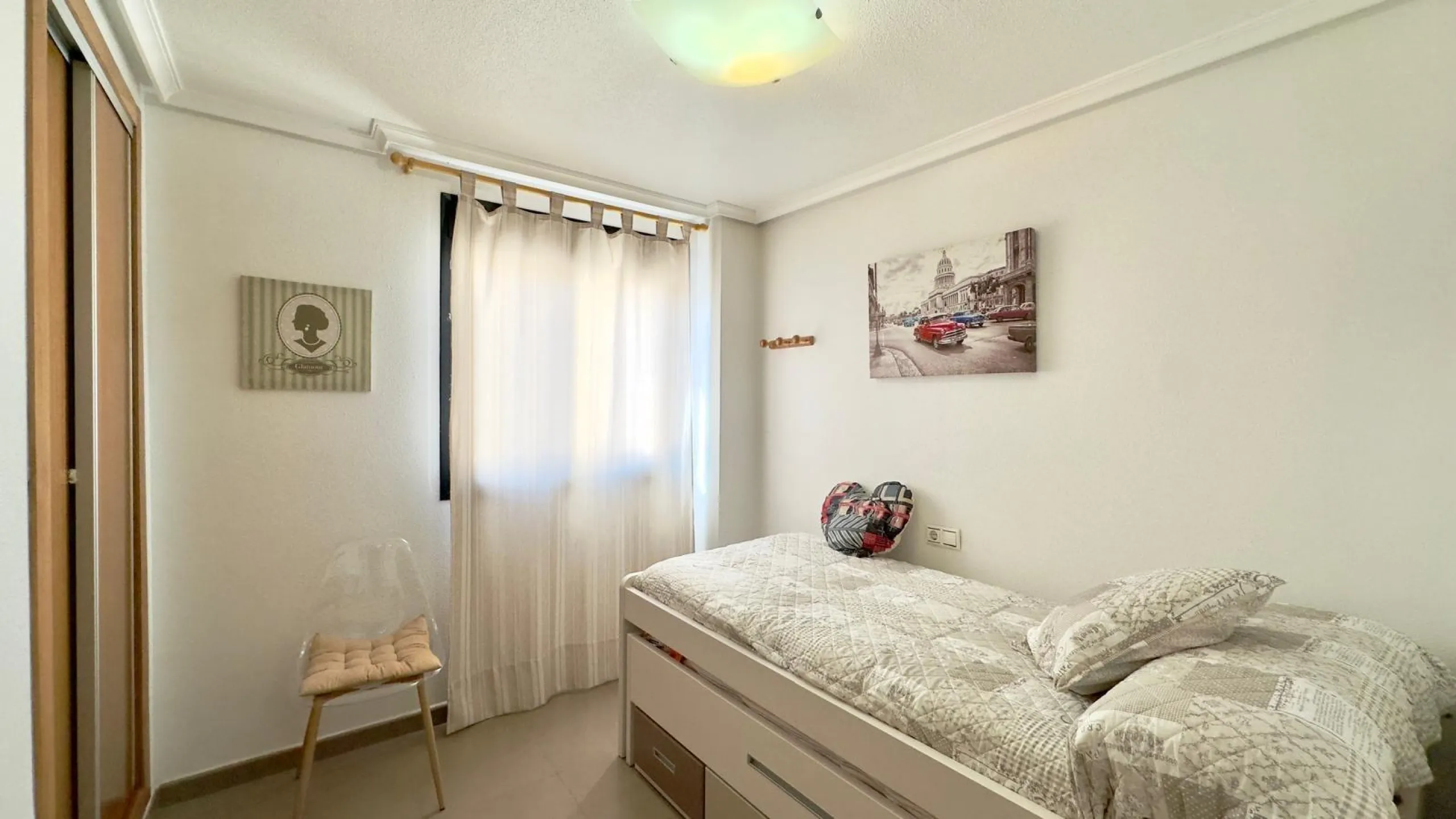 EXCLUSIVE 2-BEDROOM, 1-BATHROOM APARTMENT IN THE CENTER OF TORREVIEJA