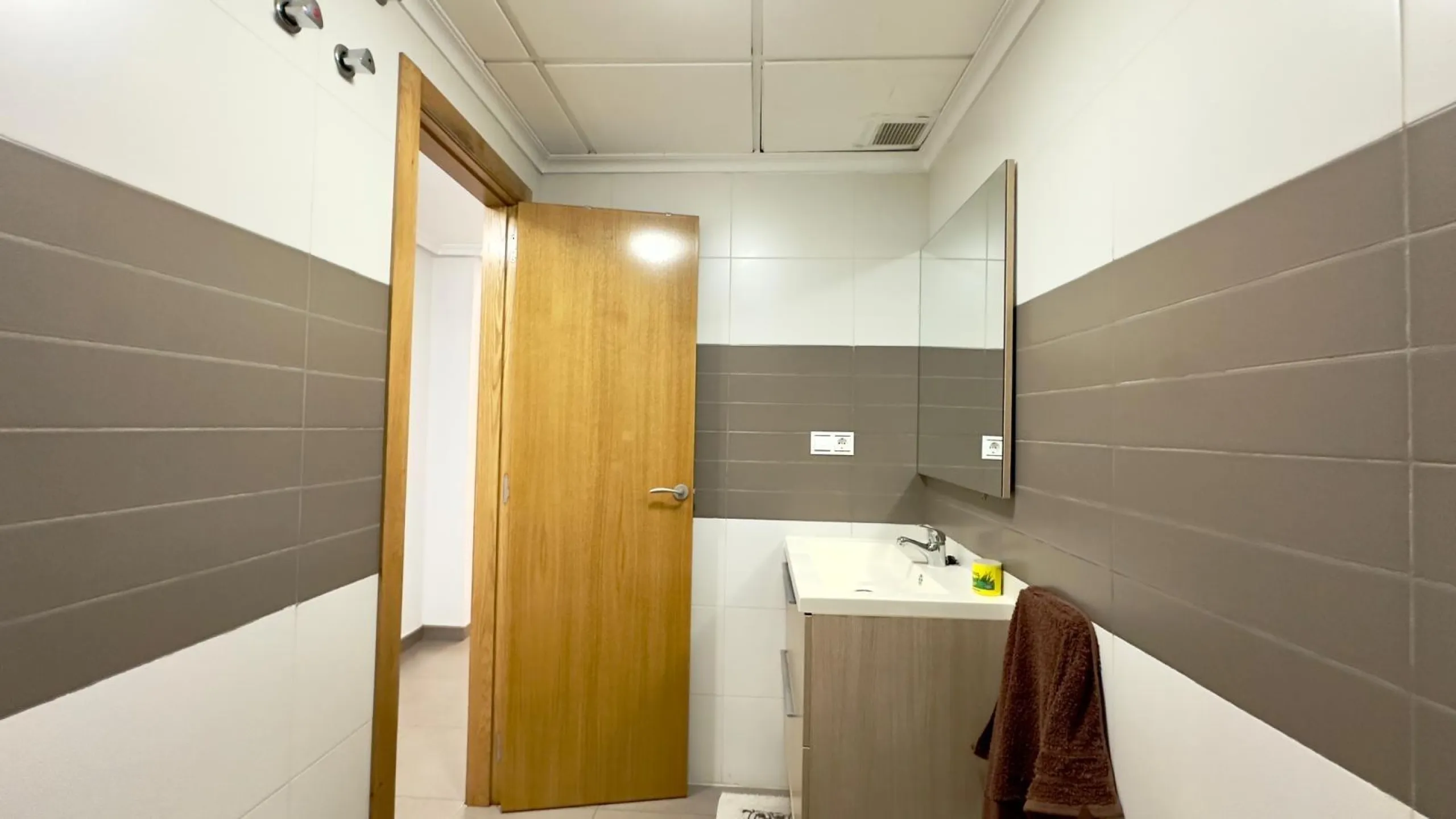 EXCLUSIVE 2-BEDROOM, 1-BATHROOM APARTMENT IN THE CENTER OF TORREVIEJA