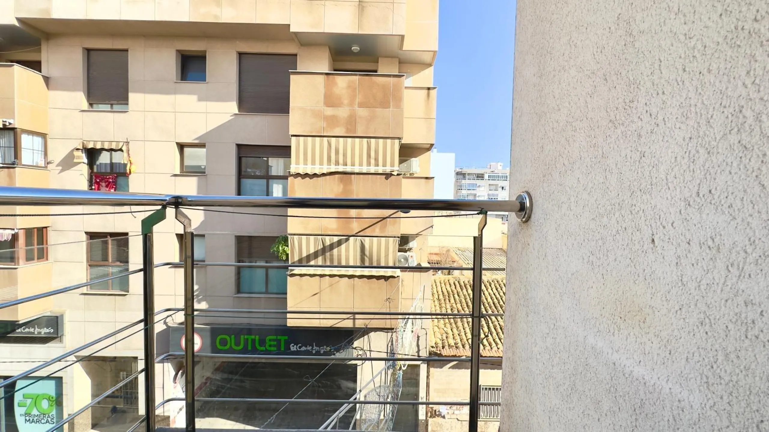 EXCLUSIVE 2-BEDROOM, 1-BATHROOM APARTMENT IN THE CENTER OF TORREVIEJA