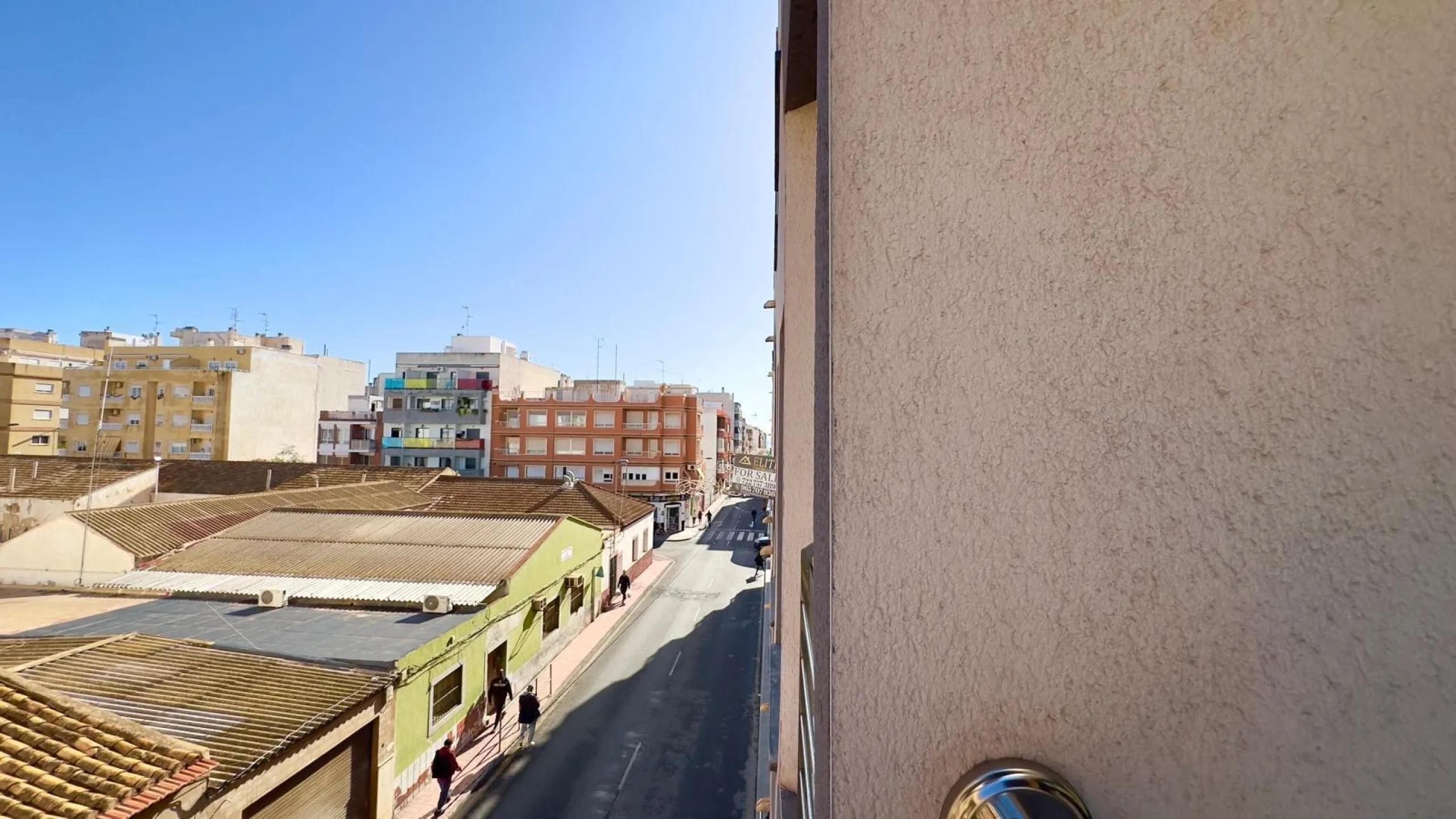 EXCLUSIVE 2-BEDROOM, 1-BATHROOM APARTMENT IN THE CENTER OF TORREVIEJA
