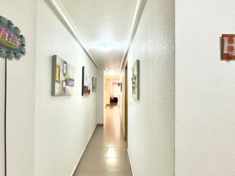 EXCLUSIVE 2-BEDROOM, 1-BATHROOM APARTMENT IN THE CENTER OF TORREVIEJA