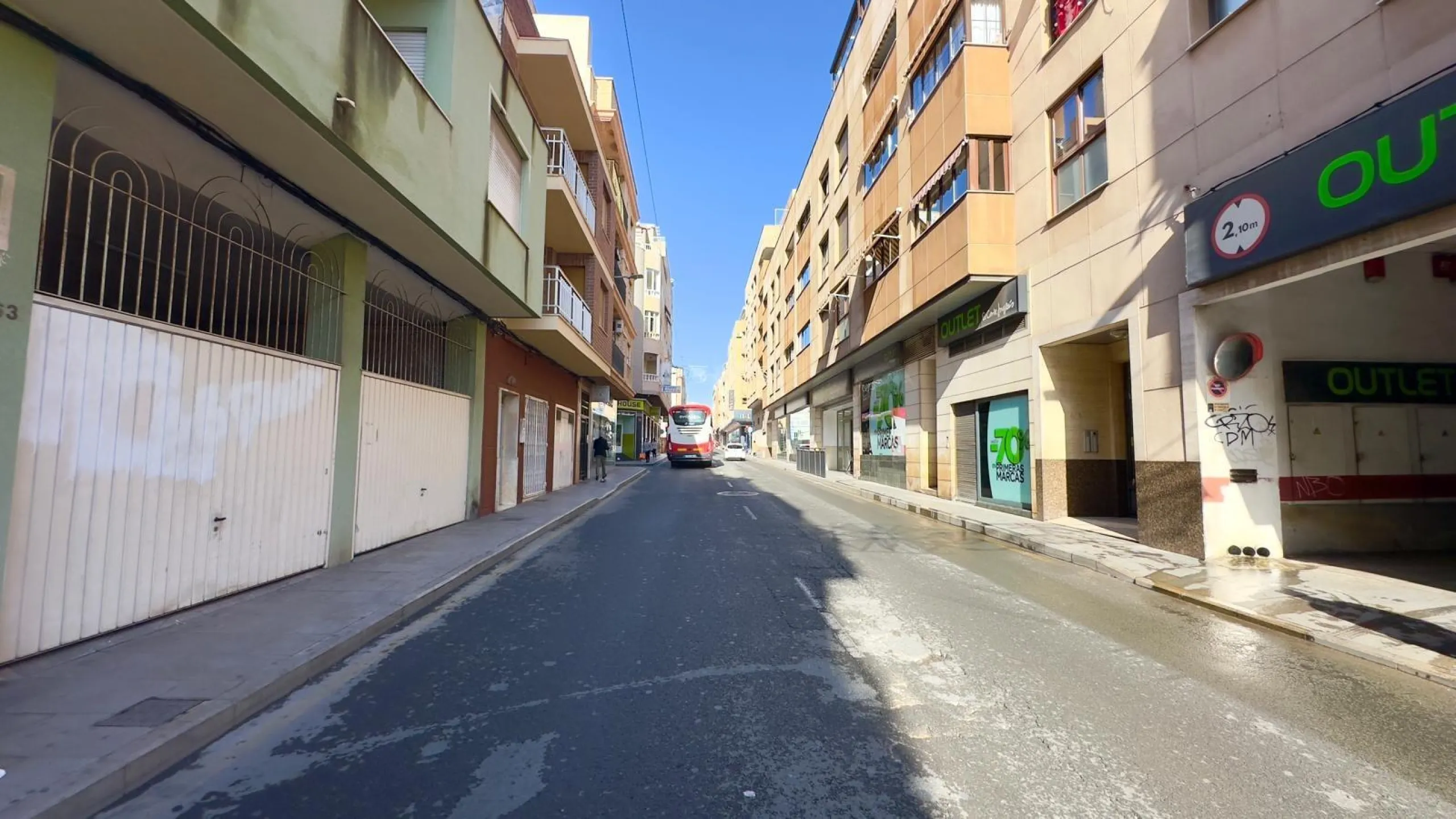 EXCLUSIVE 2-BEDROOM, 1-BATHROOM APARTMENT IN THE CENTER OF TORREVIEJA