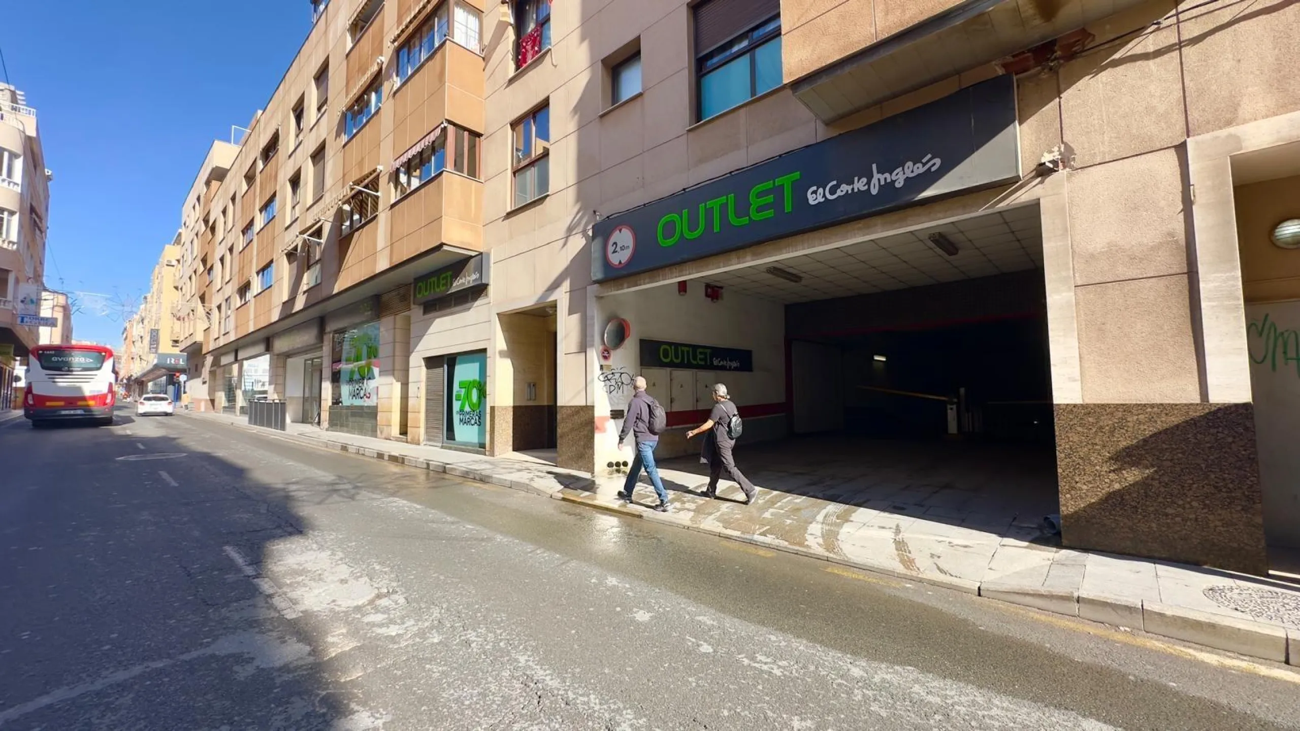 EXCLUSIVE 2-BEDROOM, 1-BATHROOM APARTMENT IN THE CENTER OF TORREVIEJA