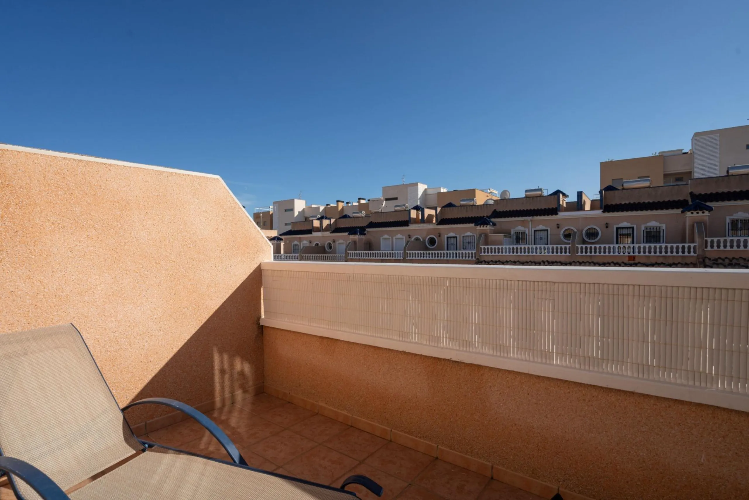 SEMI-DETACHED HOUSE IN VILLAMARTIN WITH 2 BEDROOMS, 2 BATHROOMS, SWIMMING POOL, JACUZZI AND SAUNA